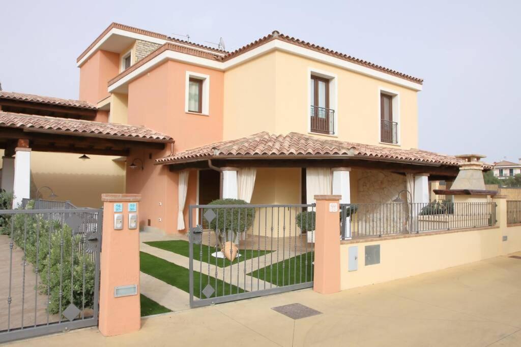 Villa Elisa Residenza Agora Вилласимиус Экстерьер фото